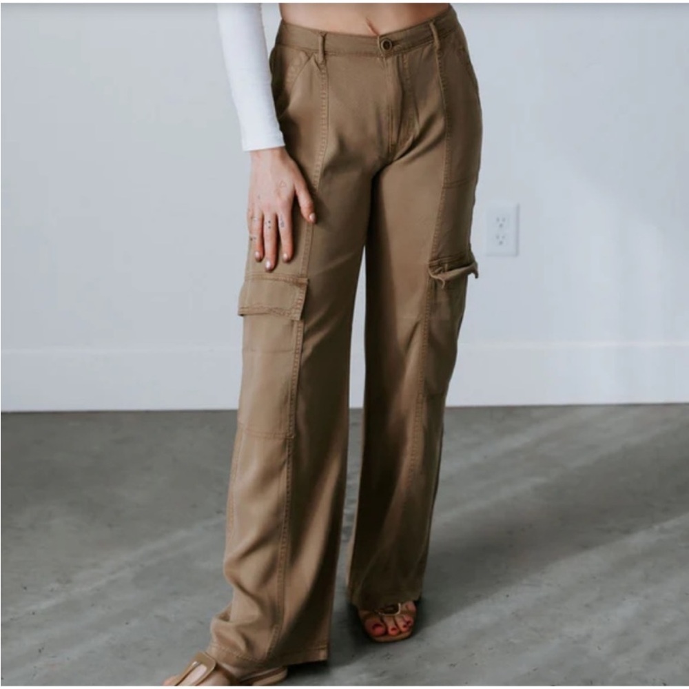 Women's Tan Cargo Pants